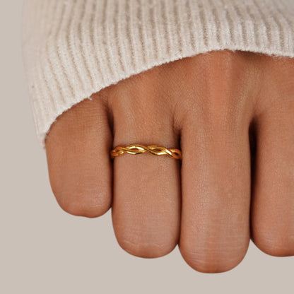 Infinity 18K Guld Twist Ring