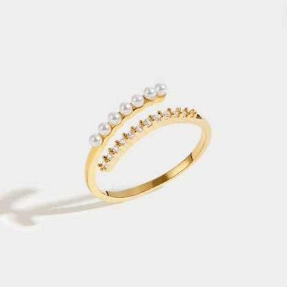 “Wrap Me” Perle & Krystal Ring